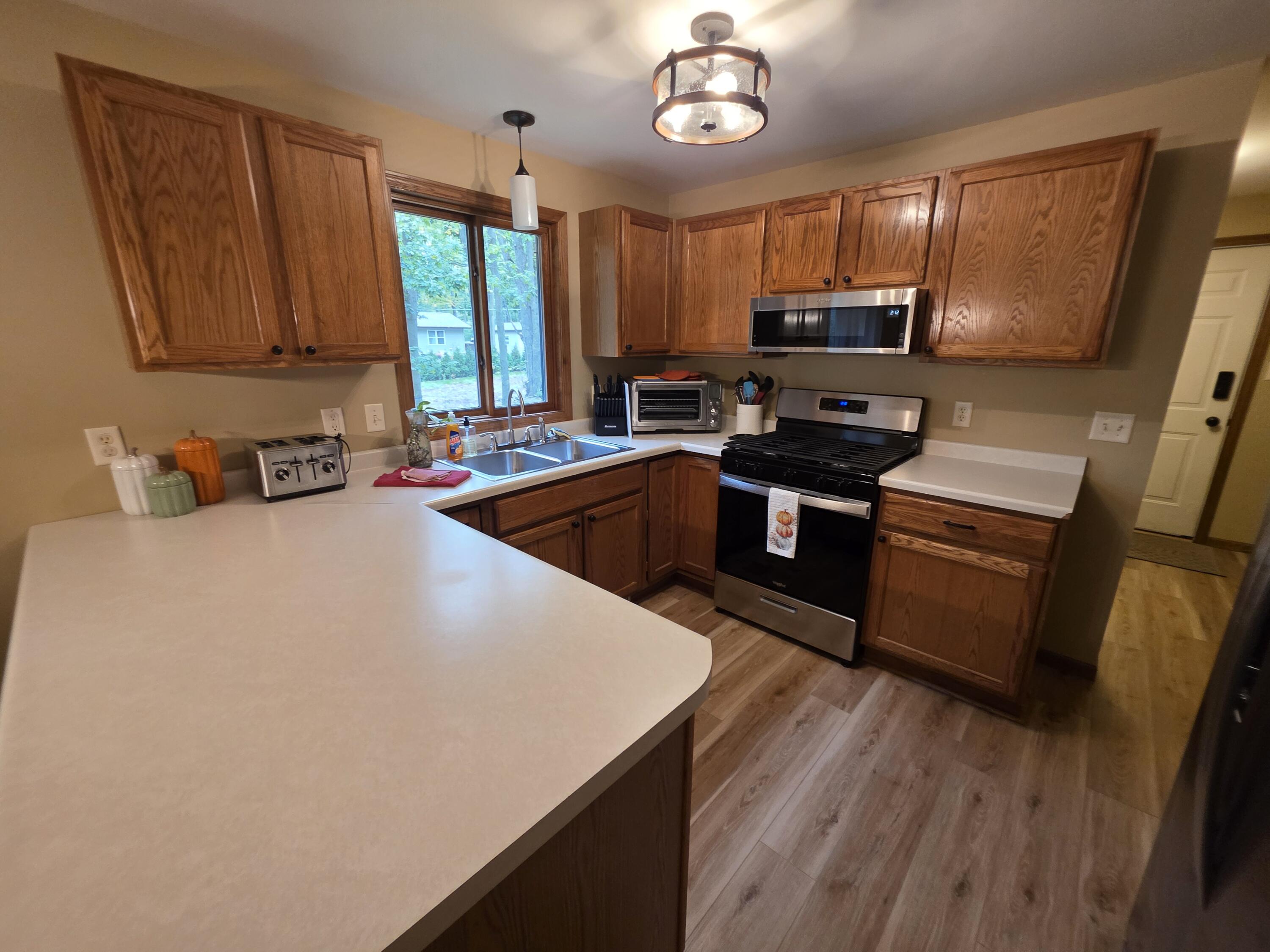 262 Highland Pike Road Harbor Springs, MI 49740 - Photo 3 of 25 20250925_141228