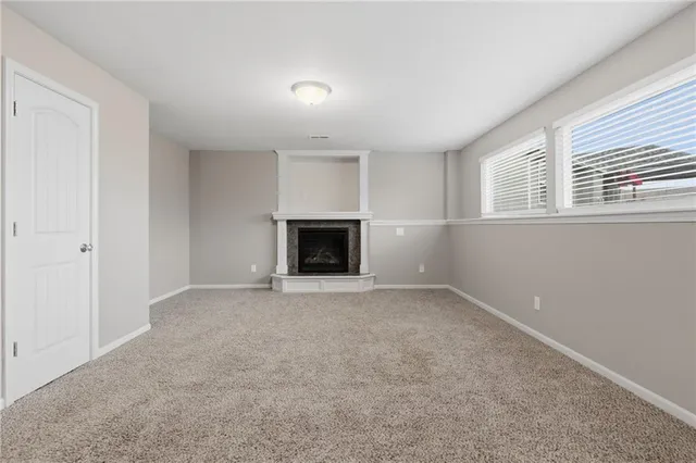 $390,000 | 1043 East 14th Street, Kearney, MO 64060