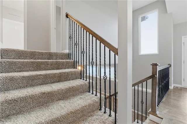 $390,000 | 1043 East 14th Street, Kearney, MO 64060