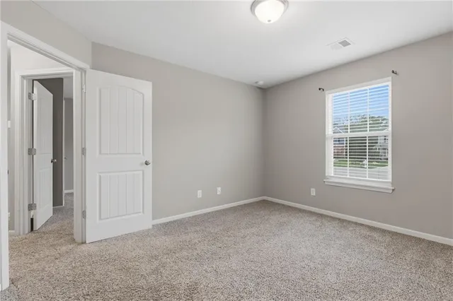 $390,000 | 1043 East 14th Street, Kearney, MO 64060