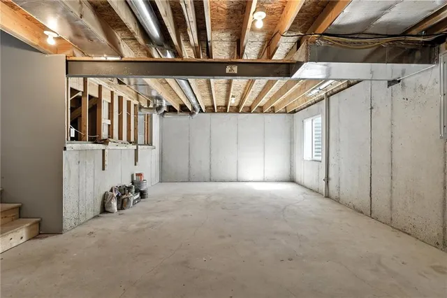 $390,000 | 1043 East 14th Street, Kearney, MO 64060