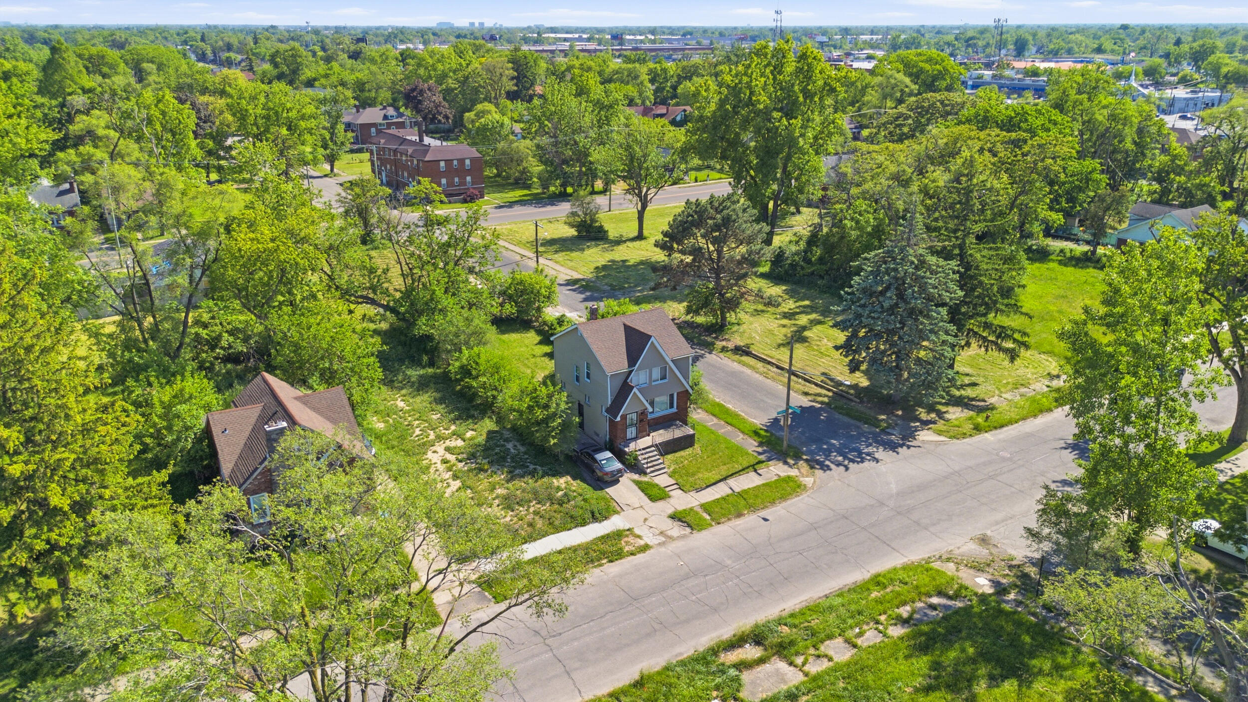 13207 Compass Street Detroit, MI 48227 - Photo 13 of 21 8_dji_0345
