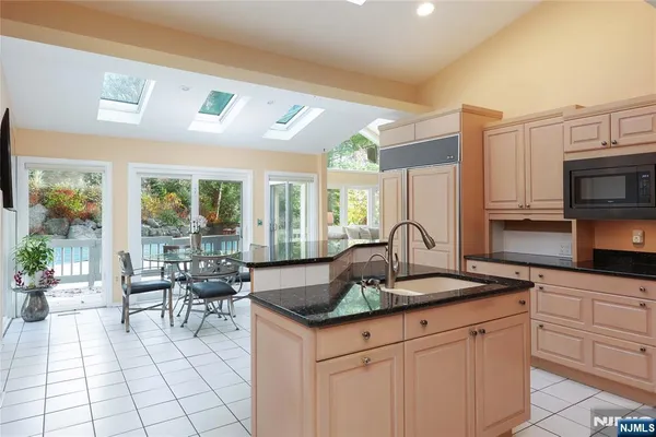 $1,485,000 | 8 Union Hill Road, Denville, NJ 07834