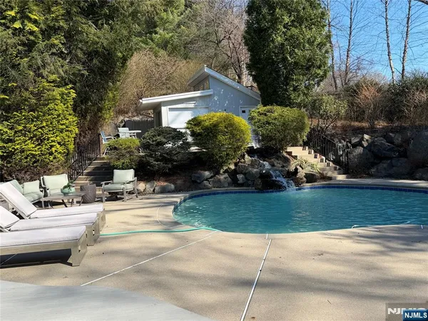 $1,485,000 | 8 Union Hill Road, Denville, NJ 07834