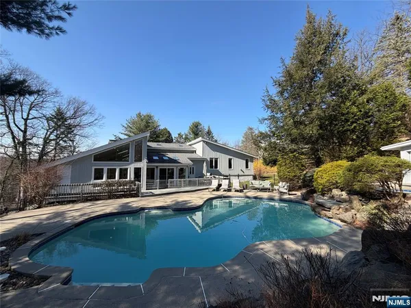 $1,485,000 | 8 Union Hill Road, Denville, NJ 07834
