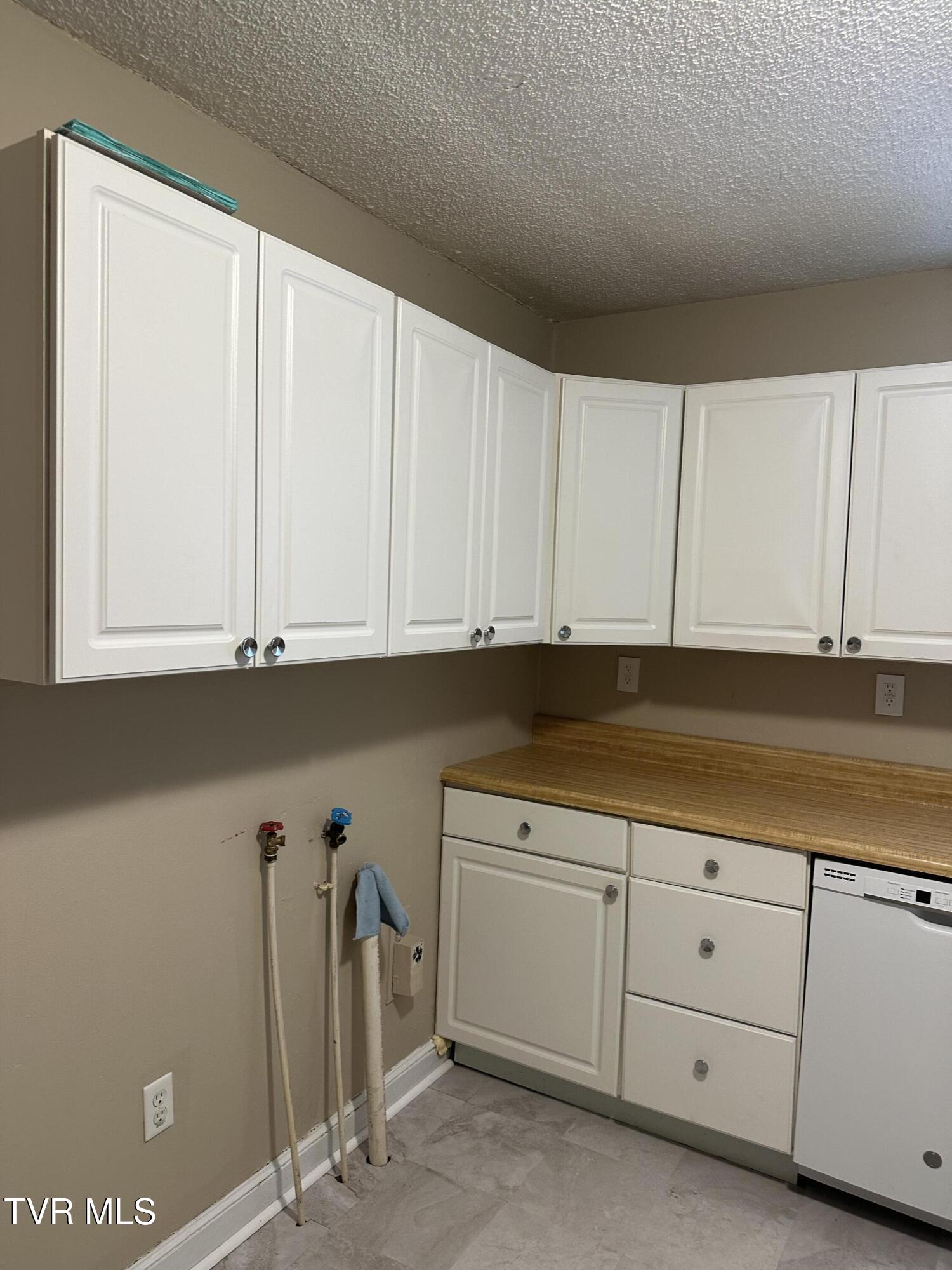 429 Wilma Street Kingsport, TN 37665 - Photo 16 of 28 kitchen