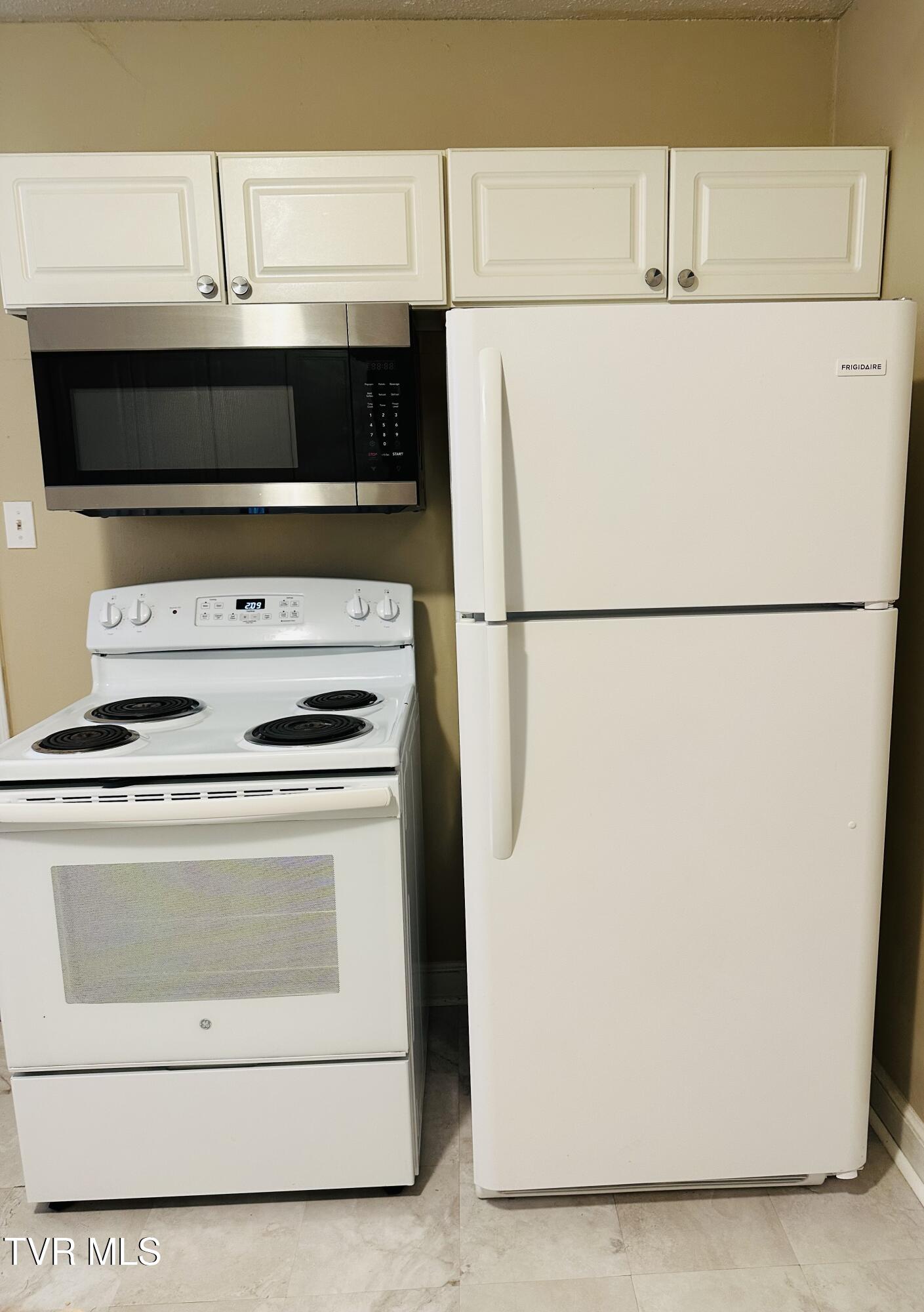 429 Wilma Street Kingsport, TN 37665 - Photo 19 of 28 kitchen