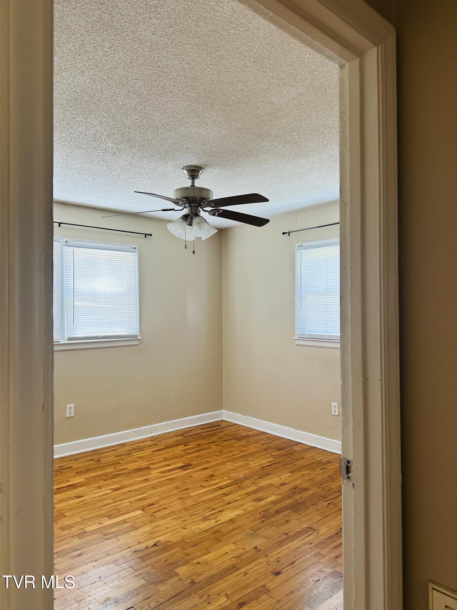 429 Wilma Street Kingsport, TN 37665 - Photo 3 of 28 Living