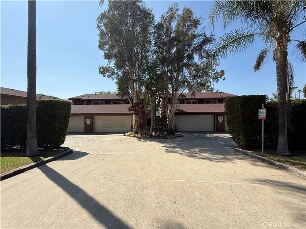 $3,750 | 854 North Glassell Street, Orange, CA 92867