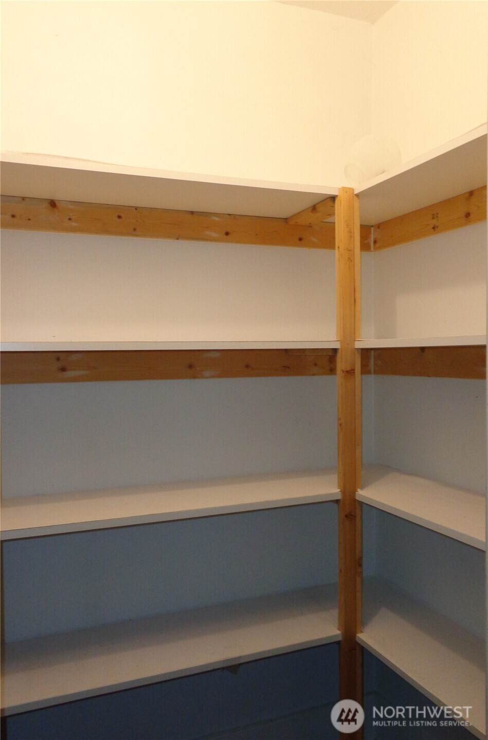 1639 22nd Avenue Longview, WA 98632 - Photo 13 of 35 a close view of closet