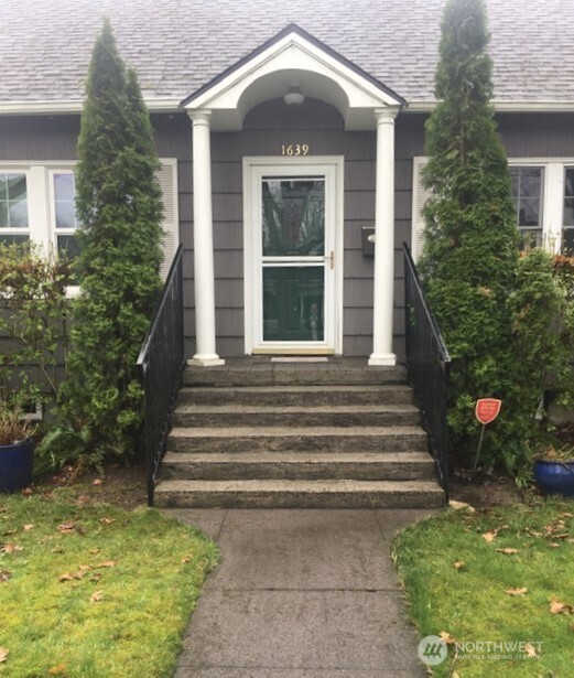 1639 22nd Avenue Longview, WA 98632 - Photo 2 of 35