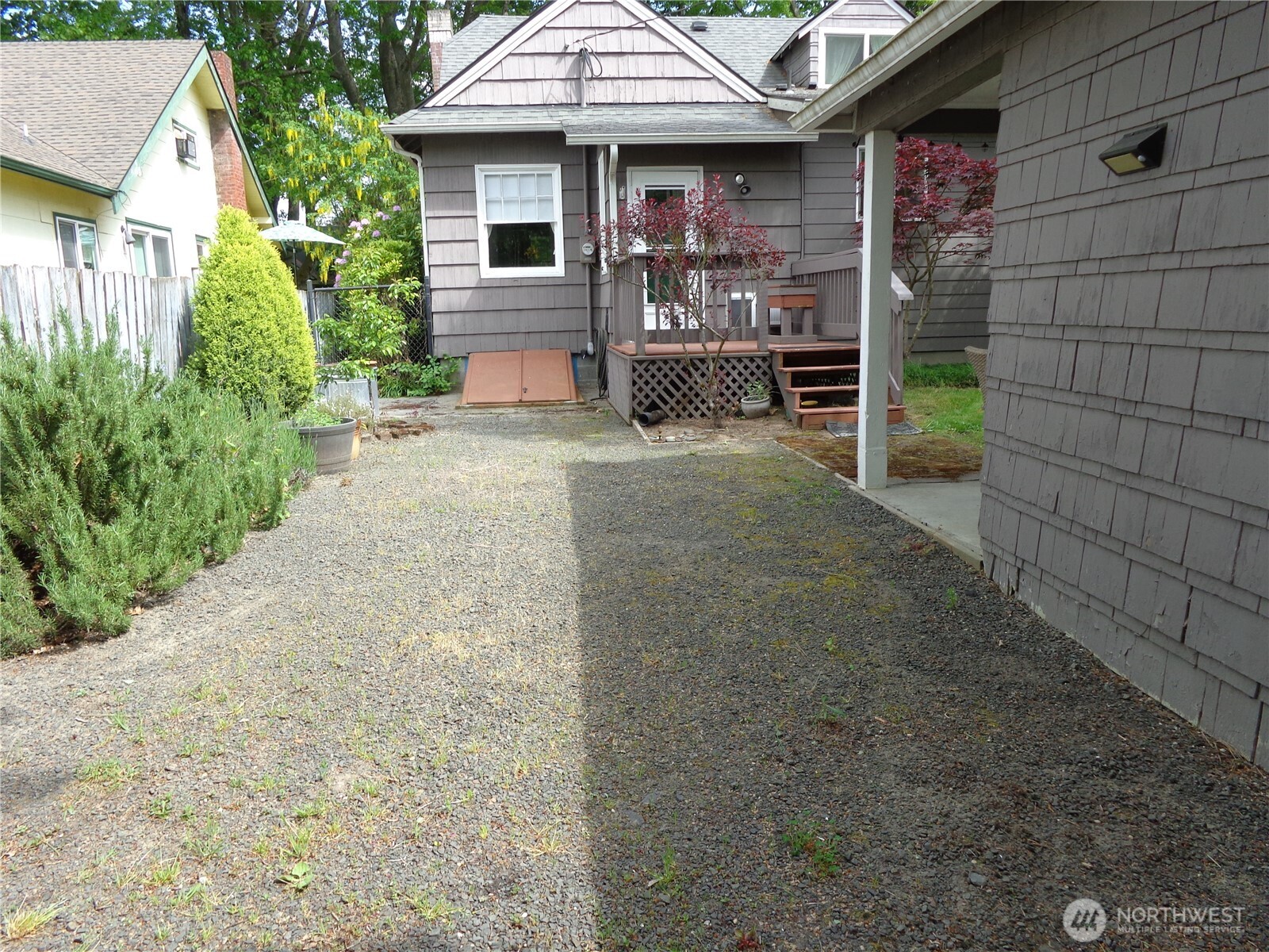 1639 22nd Avenue Longview, WA 98632 - Photo 33 of 35 a front view of a house with a porch