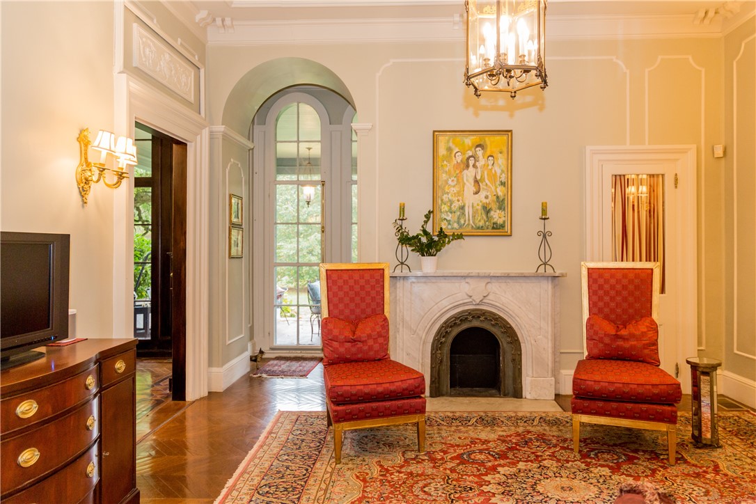 443 Bellevue Avenue Newport, RI 02840 - Photo 14 of 49