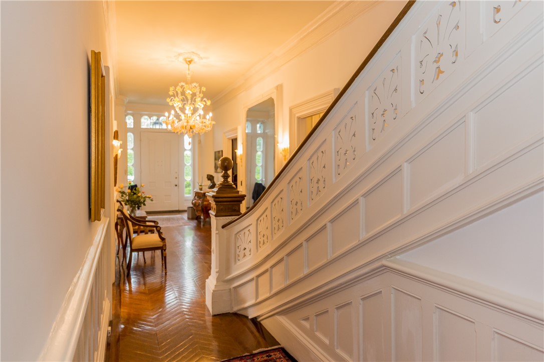 443 Bellevue Avenue Newport, RI 02840 - Photo 15 of 49