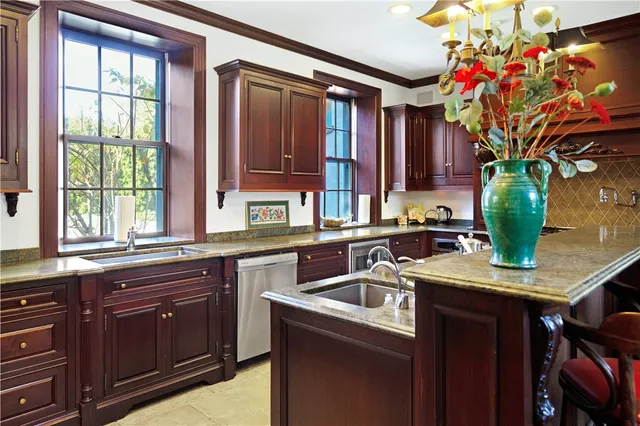 $80,000 | 443 Bellevue Avenue, Newport, RI 02840