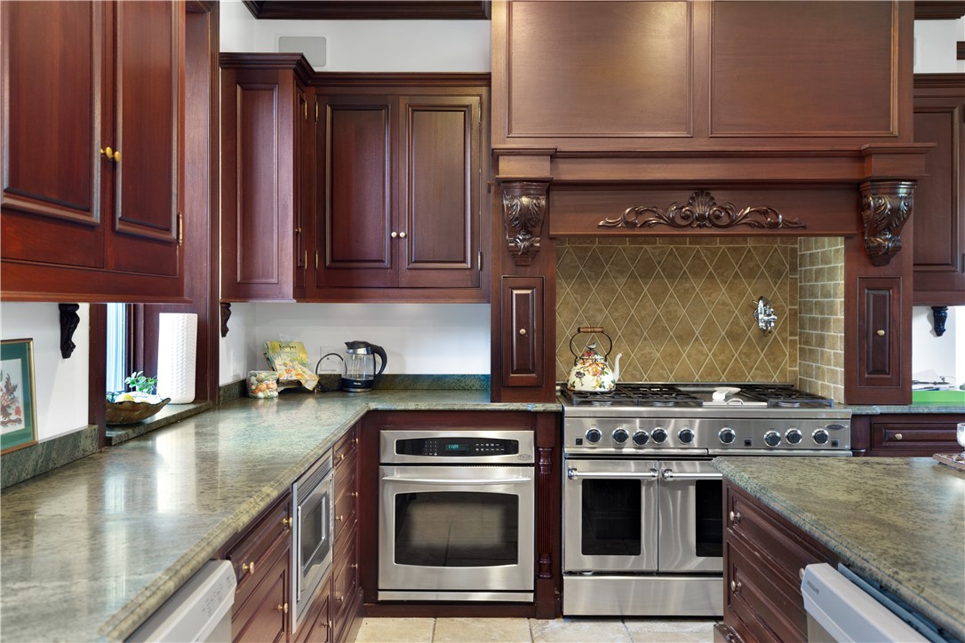 443 Bellevue Avenue Newport, RI 02840 - Photo 20 of 49