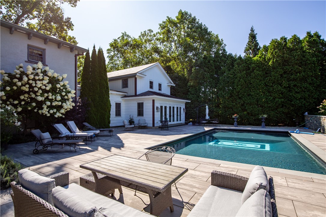 443 Bellevue Avenue Newport, RI 02840 - Photo 2 of 49