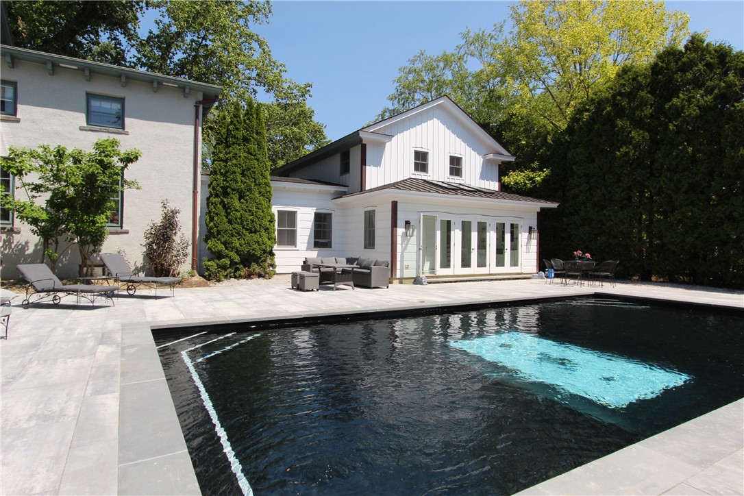 443 Bellevue Avenue Newport, RI 02840 - Photo 24 of 49