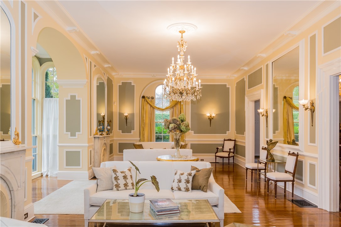 443 Bellevue Avenue Newport, RI 02840 - Photo 4 of 49