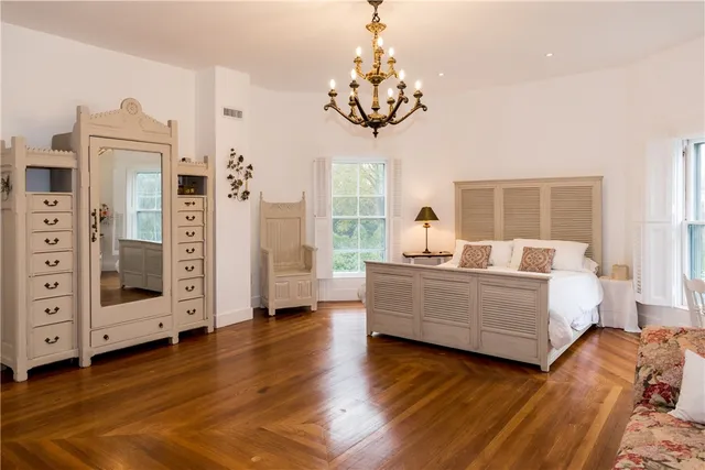 $80,000 | 443 Bellevue Avenue, Newport, RI 02840