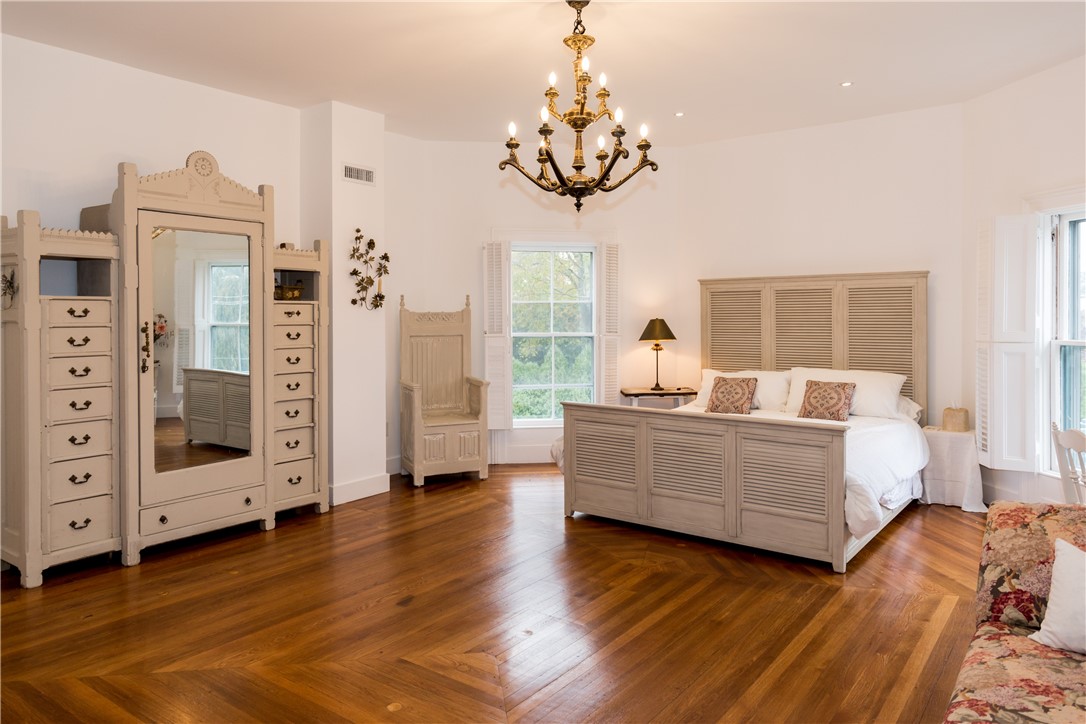 443 Bellevue Avenue Newport, RI 02840 - Photo 43 of 49 2nd Primary bedroom w/ en suite bath located on 3rd level.