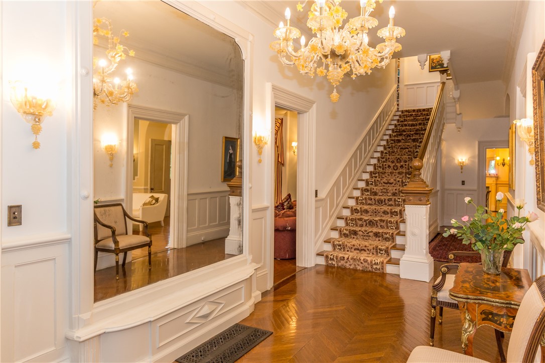 443 Bellevue Avenue Newport, RI 02840 - Photo 5 of 49