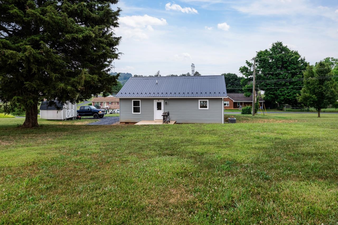 34 Maple Road Fishersville, VA 22939 - Photo 4 of 31 Gallery Image 4