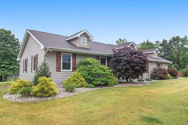 $645,000 | 71423 State Line Drive, Union, MI 49130