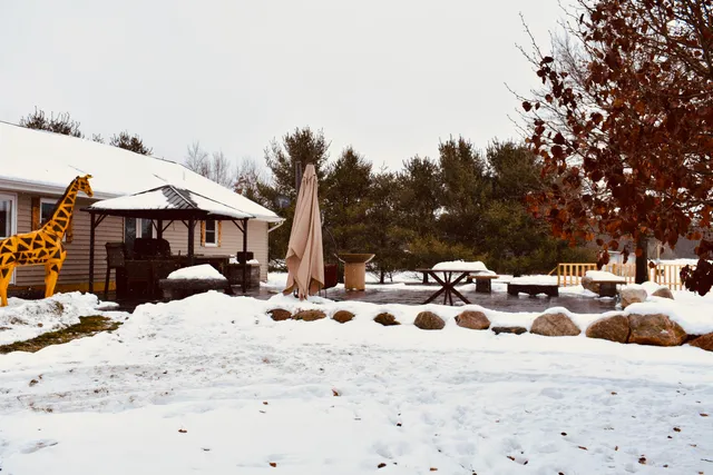 $645,000 | 71423 State Line Drive, Union, MI 49130