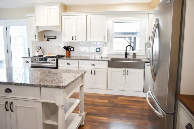 $635,000 | 71423 State Line Drive, Union, MI 49130