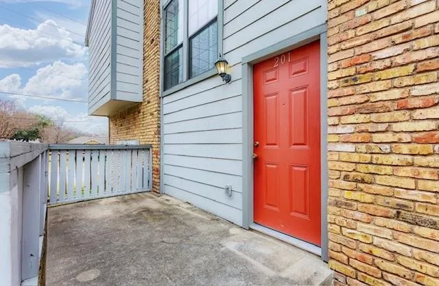 $1,500 | 15151 Berry Trail, Unit 201, Dallas, TX 75248