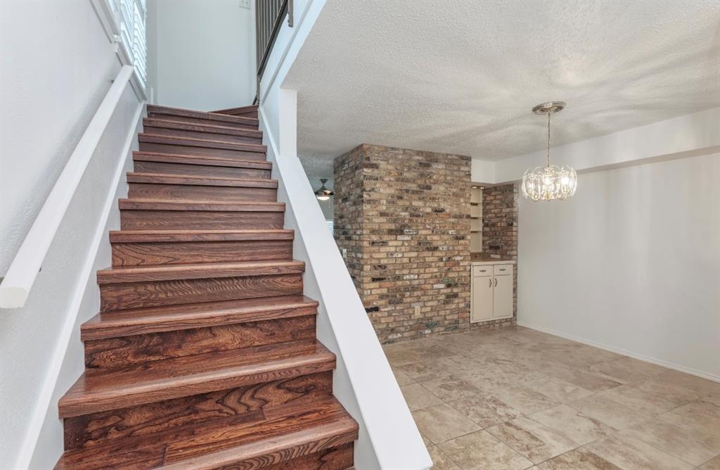 15151 Berry Trail, Unit 201 Dallas, TX 75248 - Photo 6 of 12 a view of entryway