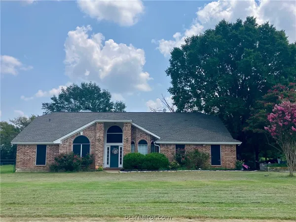 $3,000 | 5660 Falling Water, Bryan, TX 77808