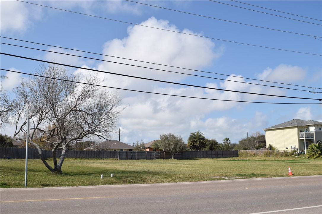 a view of a yard in front of a building
