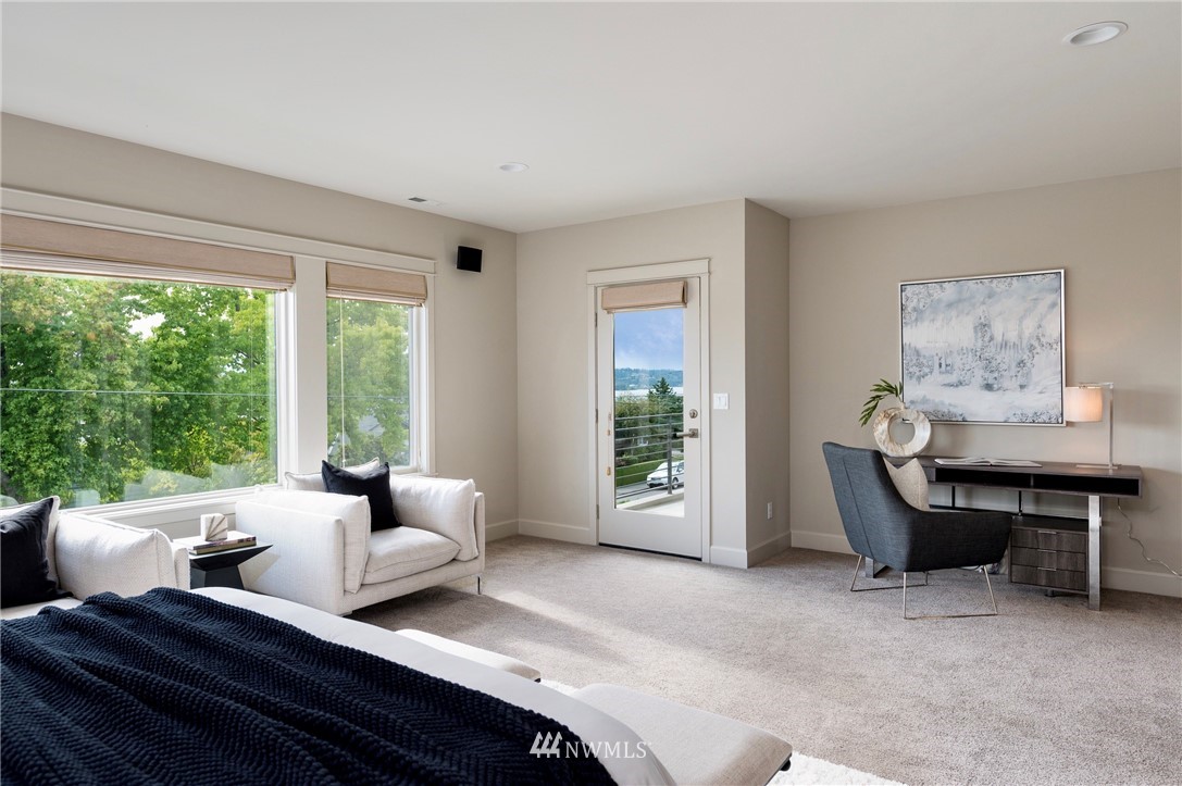 212 5th Avenue West Kirkland, WA 98033 - Photo 30 of 36 a living room with furniture and a window