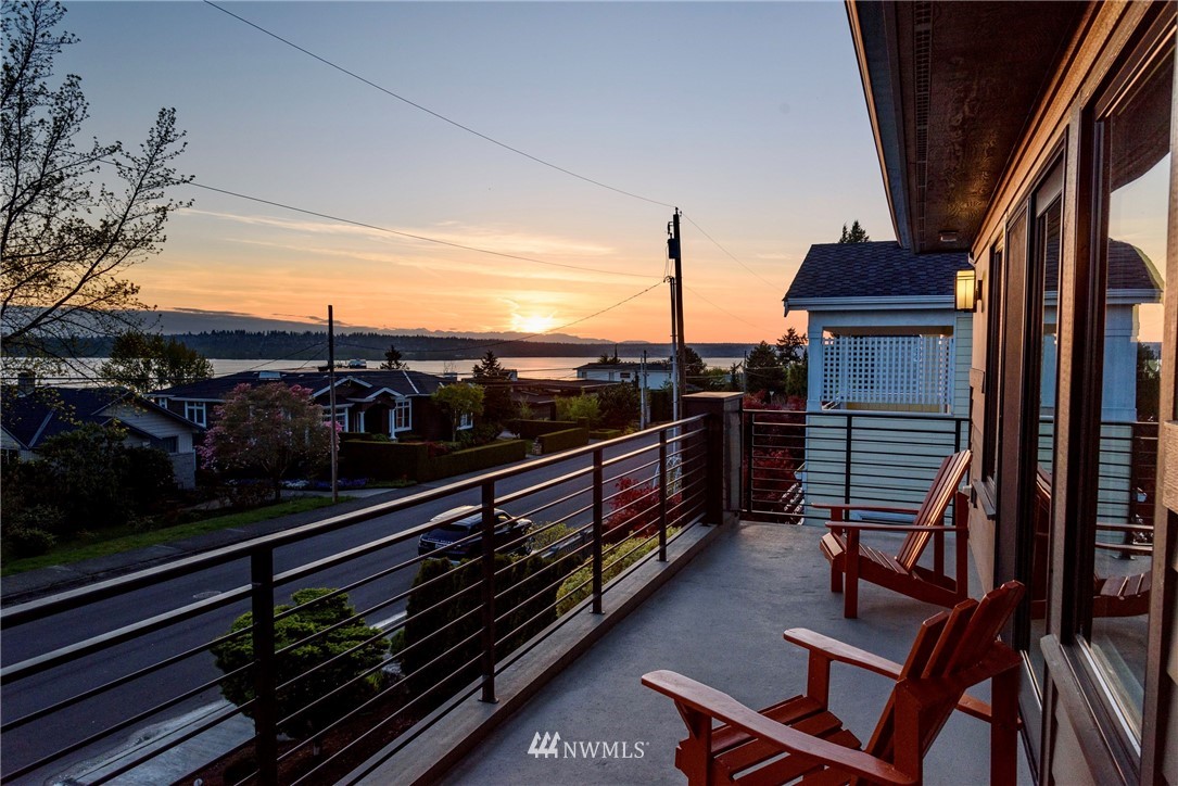 212 5th Avenue West Kirkland, WA 98033 - Photo 36 of 36 a view of outdoor space with seating area