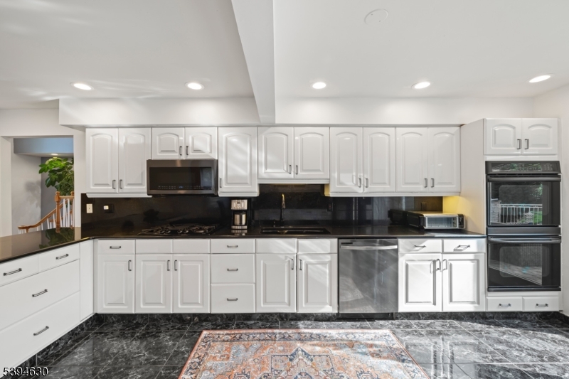 67 Brookside Terrace Clark, NJ 07066 - Photo 21 of 44