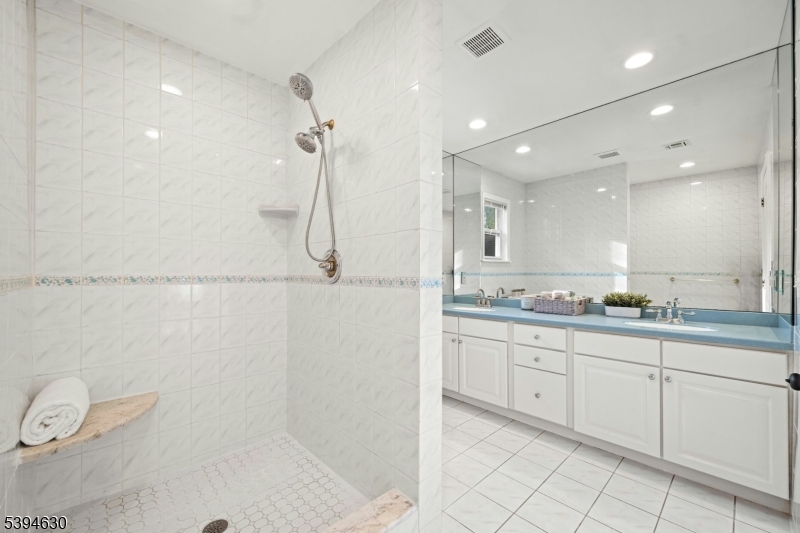 67 Brookside Terrace Clark, NJ 07066 - Photo 26 of 44