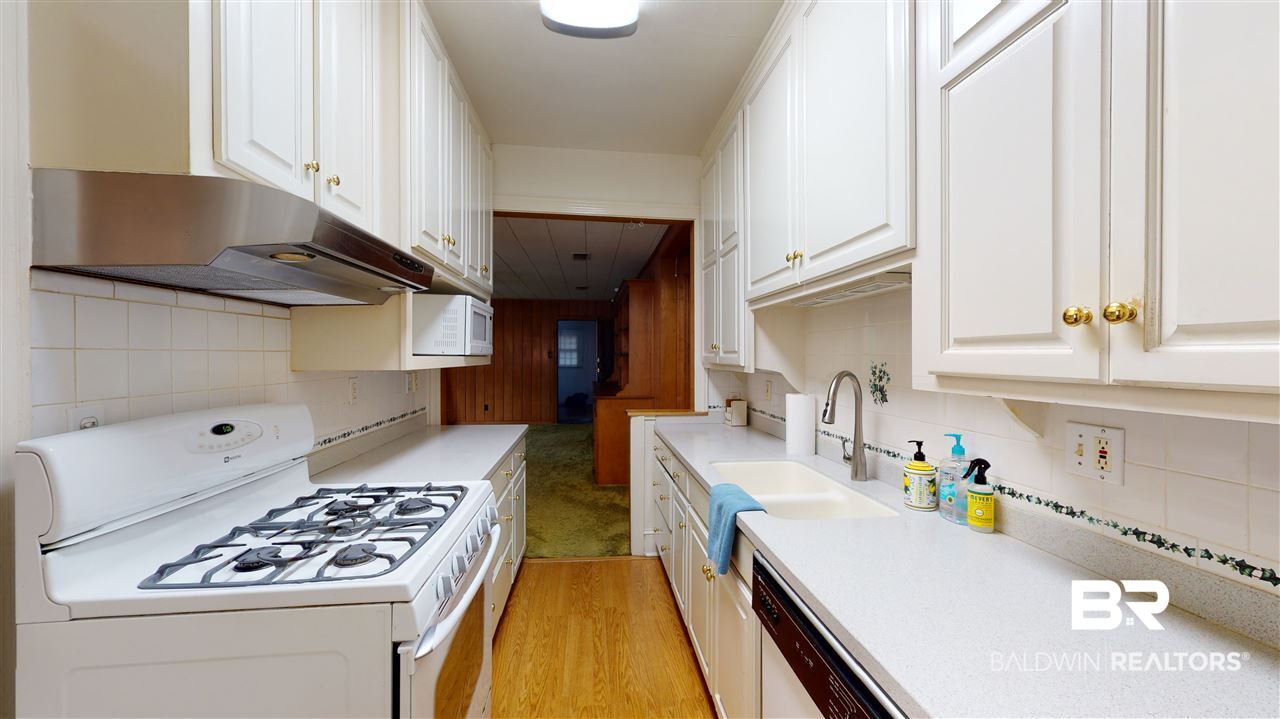 161 Crenshaw Street Mobile, AL 36606 - Photo 8 of 19