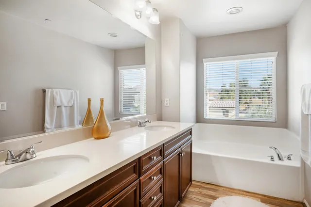 $4,000 | 520 Calle Vibrante, Palm Desert, CA 92211