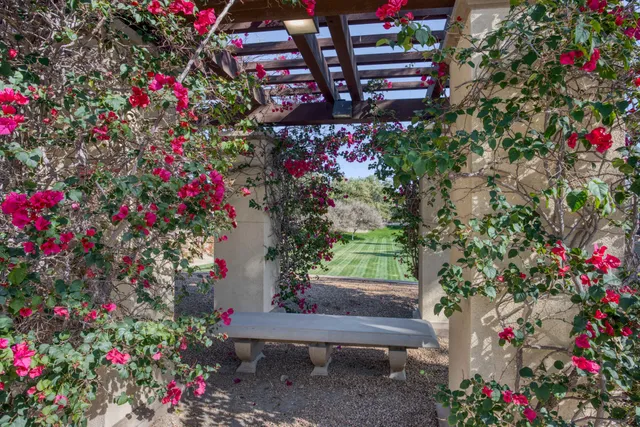 $4,000 | 520 Calle Vibrante, Palm Desert, CA 92211