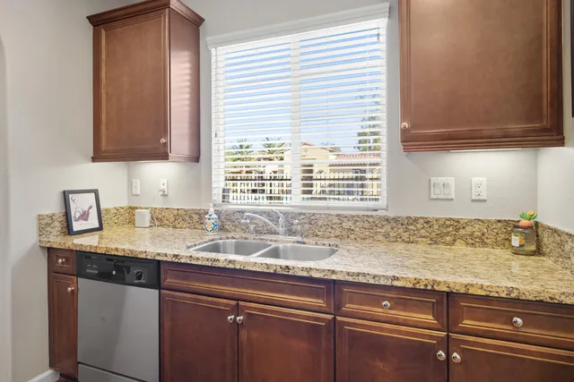 $4,000 | 520 Calle Vibrante, Palm Desert, CA 92211