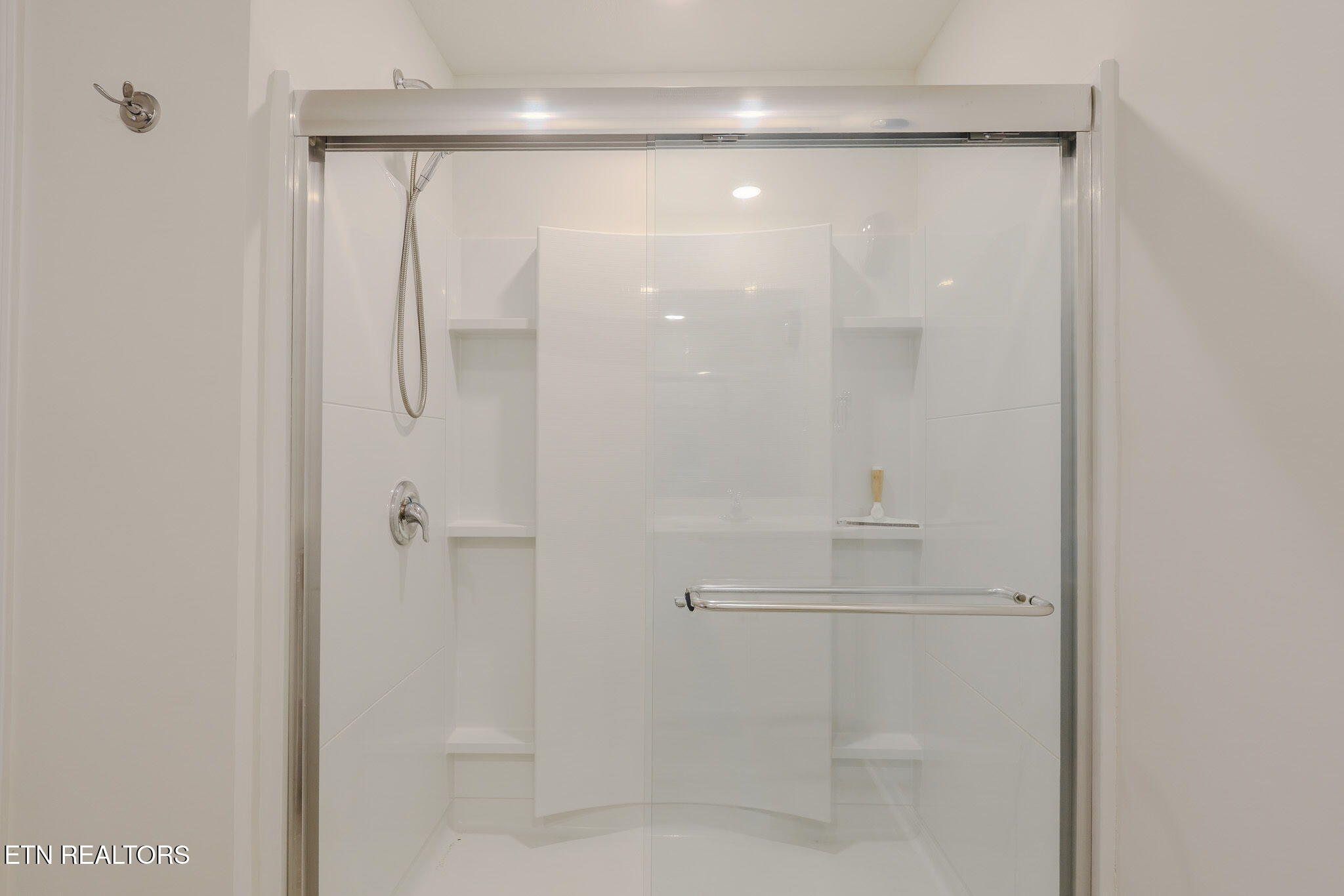 2540 Lucille Lane Talbott, TN 37877 - Photo 25 of 36 18-web-or-mls-_DSC9604-HDR