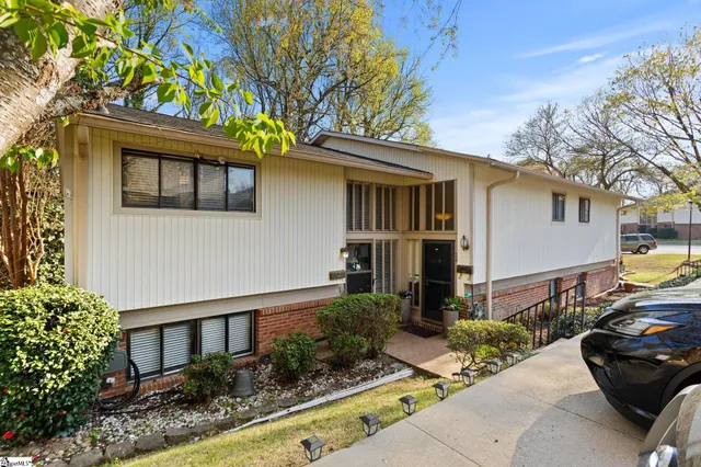 $207,500 | 37 Briarglen Place, Greenville, SC 29615