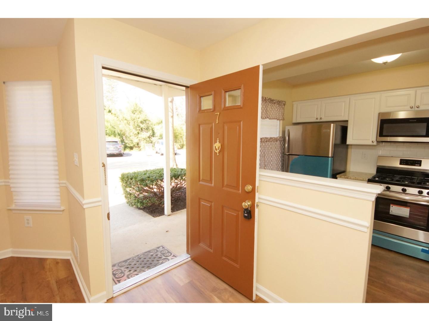 7 Mill Run West Hightstown, NJ 08520 - Photo 3 of 24