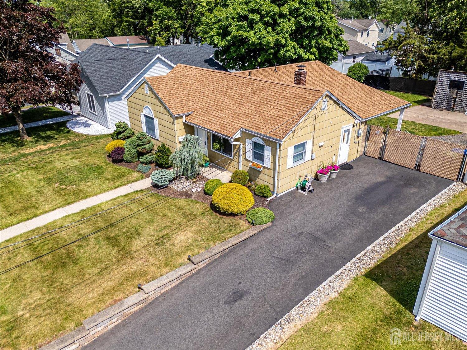 30 Walnut Street Edison, NJ 08817 - Photo 4 of 45