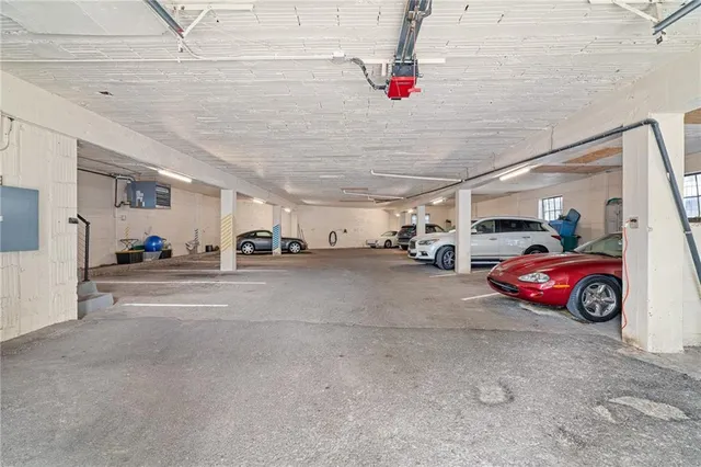 $415,000 | 4618 Warwick Boulevard, Unit 6C, Kansas City, MO 64112