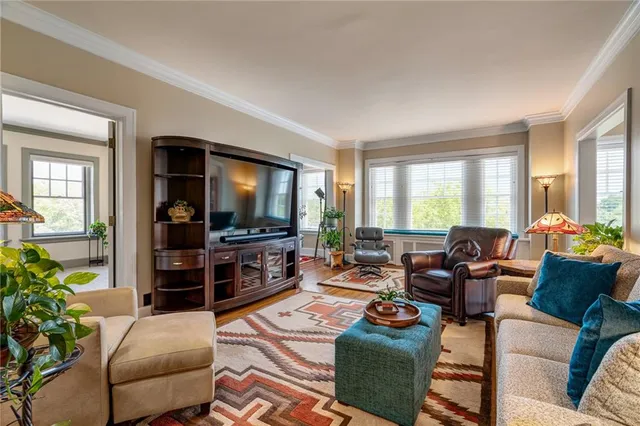 $415,000 | 4618 Warwick Boulevard, Unit 6C, Kansas City, MO 64112