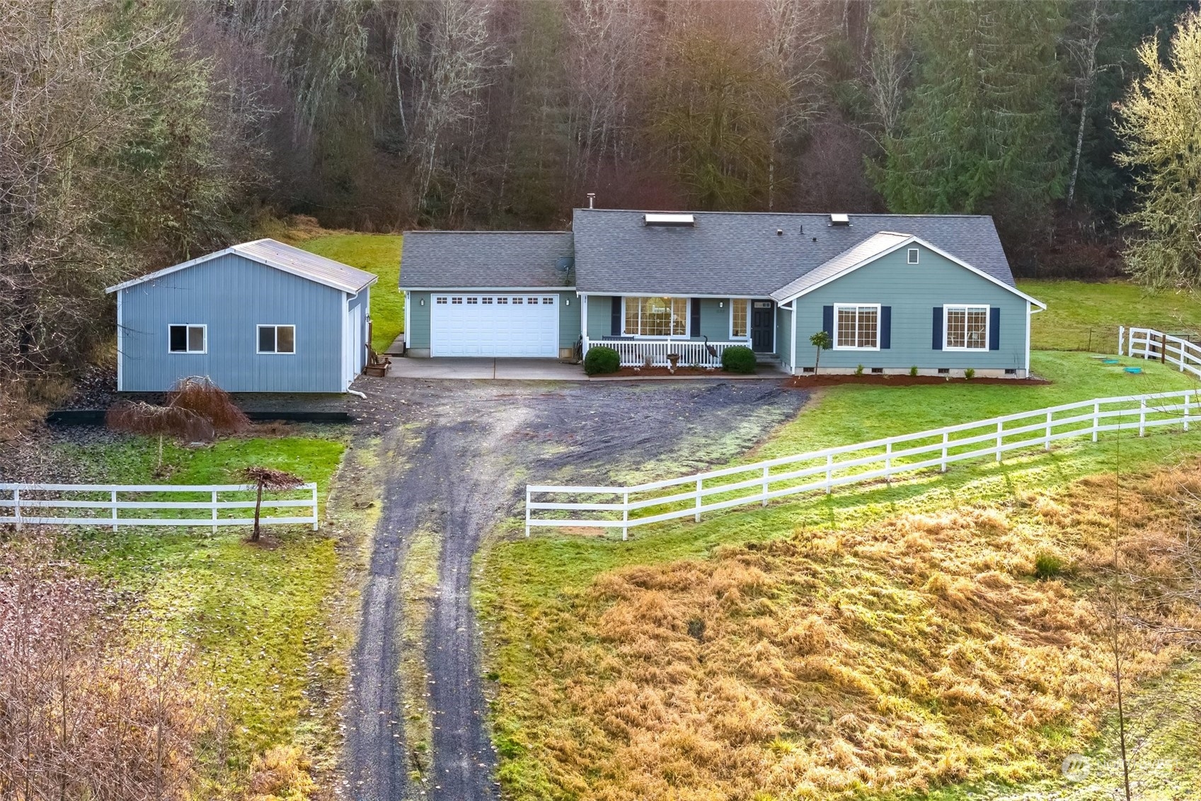 688 Evans Road Toledo, WA 98591 - Photo 30 of 40 a front view of a house with a yard