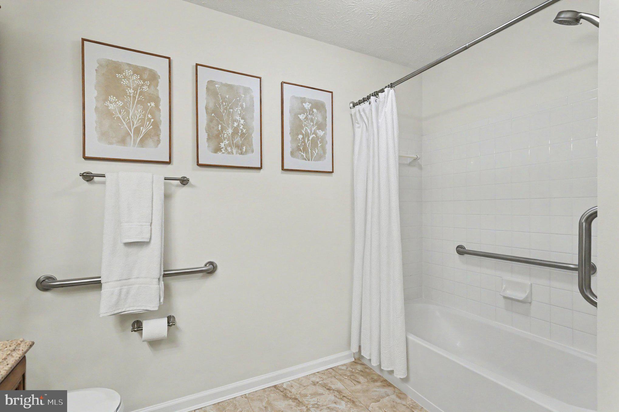 9604 Haven Farm Road, Unit C Perry Hall, MD 21128 - Photo 16 of 27 Primary Ensuite w/Tub